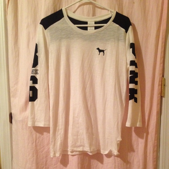 Victoria secret shirt 💕 never been worn!