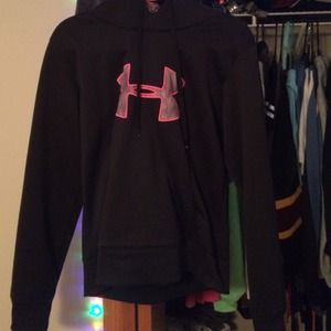 Under armour sweatshirt
