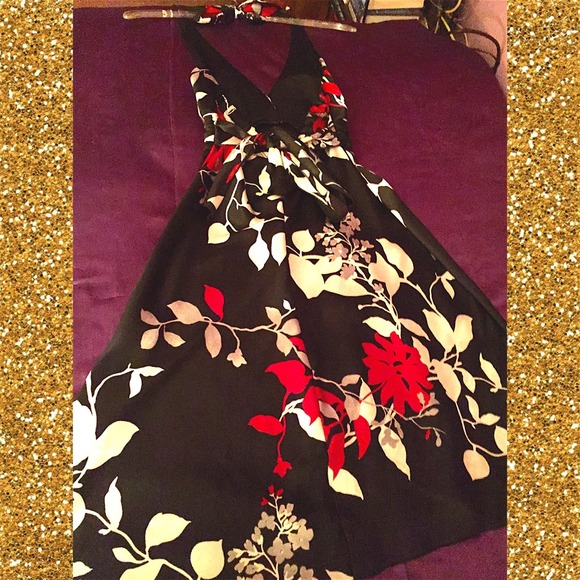 Cute Chic Dress - Picture 2 of 4