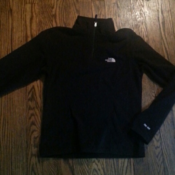 Black North Face Pullover