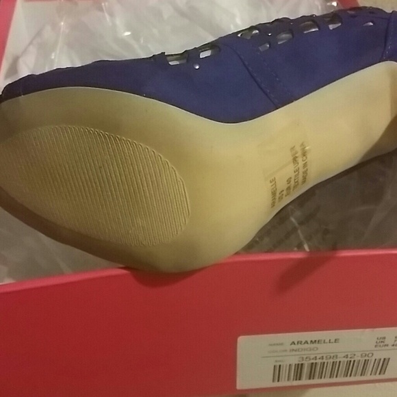 ***SOLD***Aramelle pumps - Picture 2 of 4