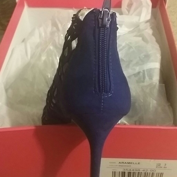 ***SOLD***Aramelle pumps - Picture 3 of 4