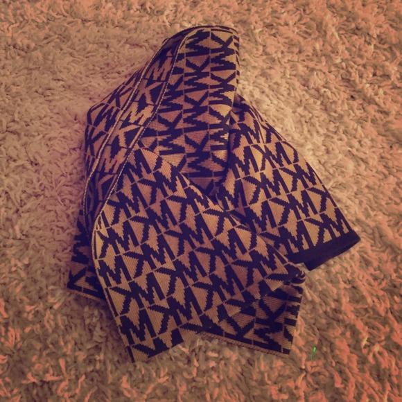 Michael Kors scarf