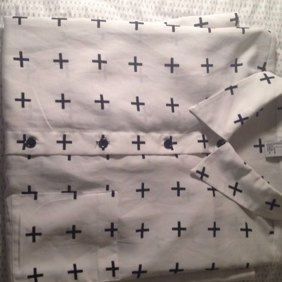 Black/white cross button-up