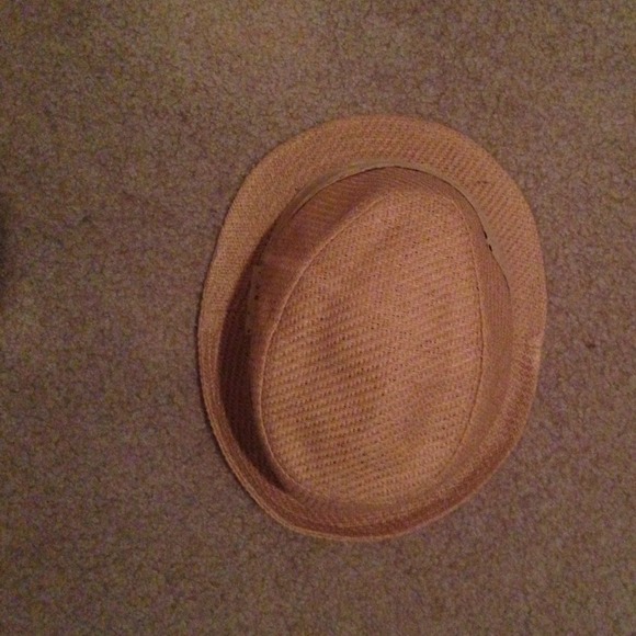 Fedora - Picture 2 of 3
