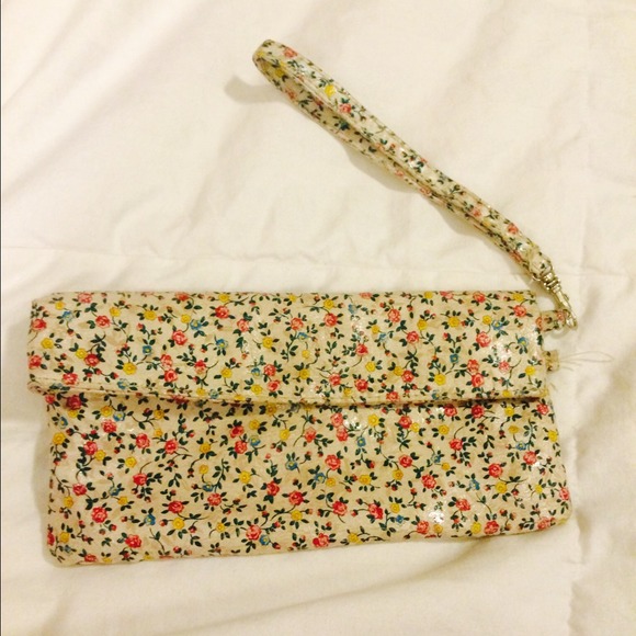 Flower clutch