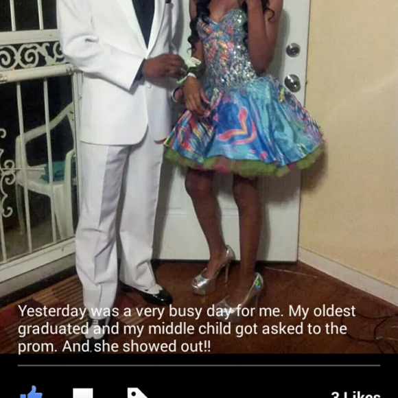 Prom dress - Picture 2 of 2