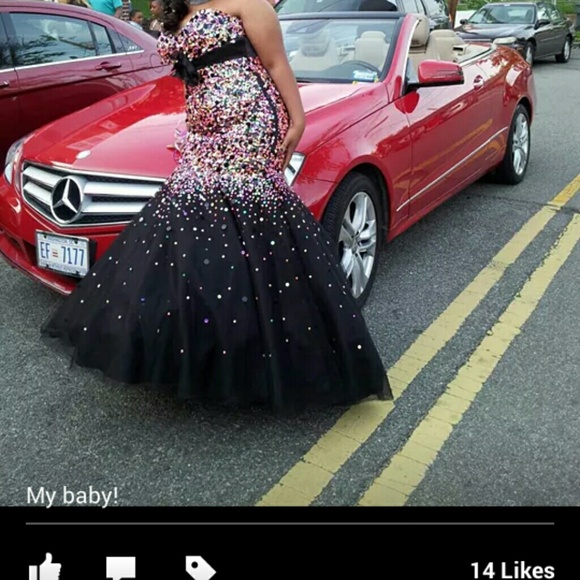 Dress - Picture 2 of 2