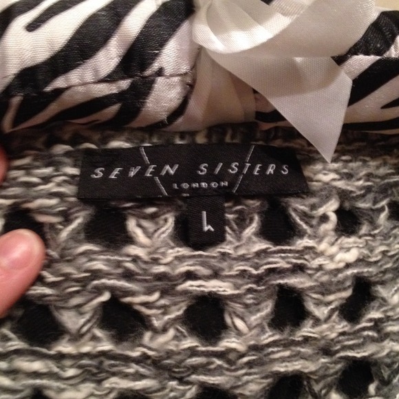 White, black, and grey knit sweater - Picture 4 of 4