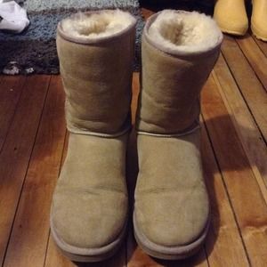 Sand Uggs Size 7