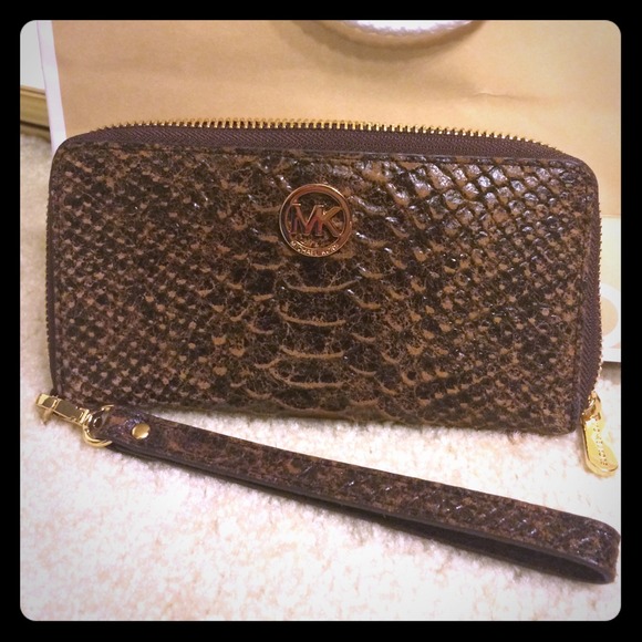 100% authentic Michael Kors