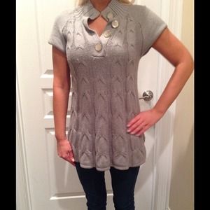 🐨Adorable gray sweater🐨