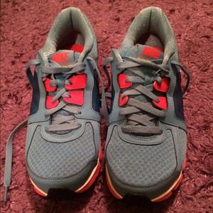 Nike tennis shoes