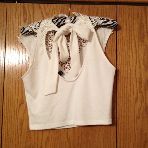 White Lace Crop Top - Picture 3 of 4