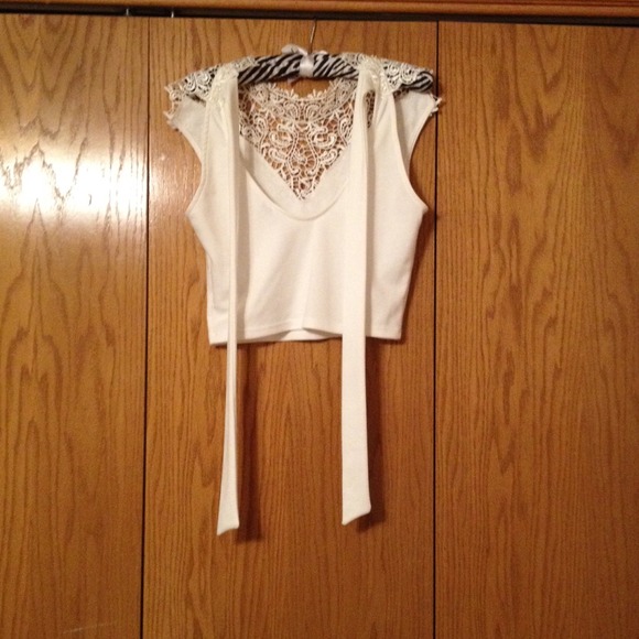 White Lace Crop Top - Picture 4 of 4