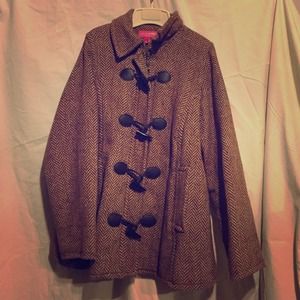 Toggle maternity coat, brown chevron