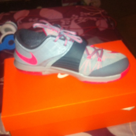 KD Vll (GS) Gray & pink - Picture 2 of 3