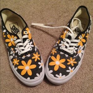 Flower print Vans, with original box, worn once 🌼