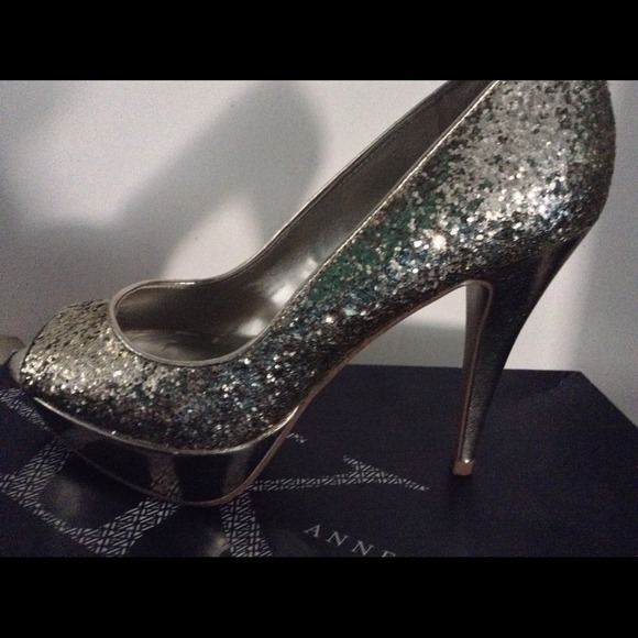 Perfect gold glitter shoes  GREAT HOLIDAY SHOE👣 - Picture 4 of 4