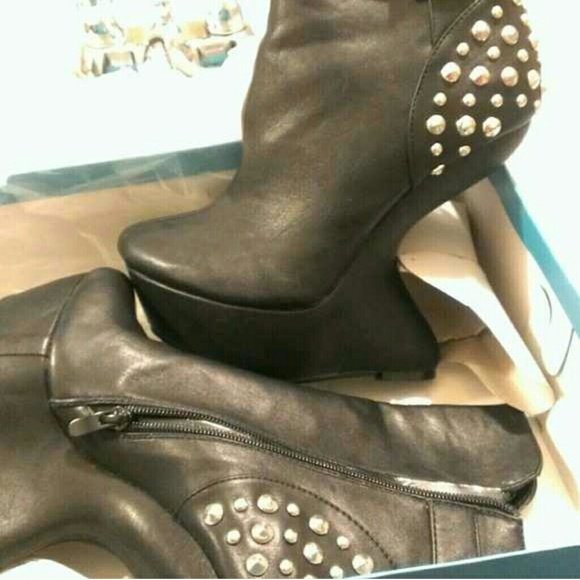 Platform booties