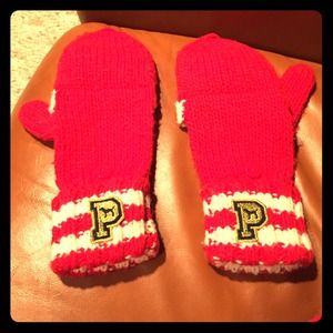 Victoria's Secret Pink: Mittens
