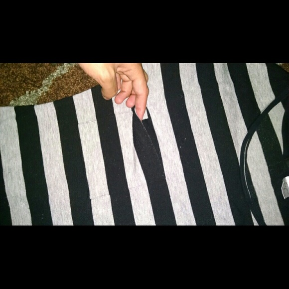 Strip t - Picture 2 of 2