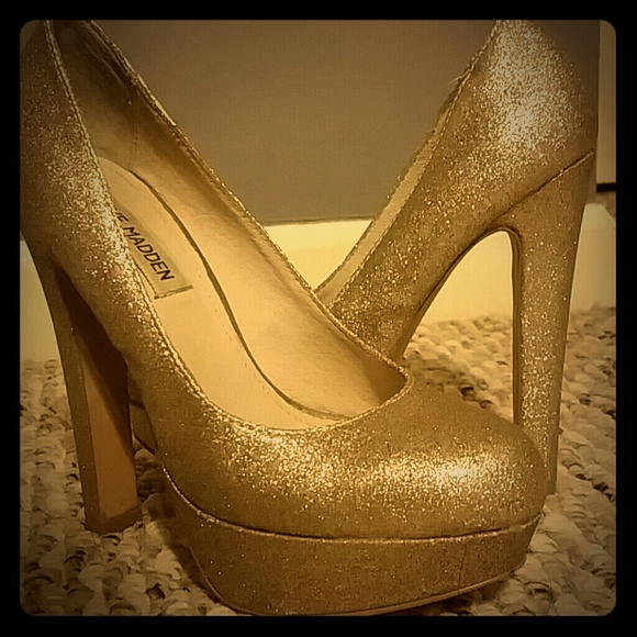 Steve Madden Gold Glitter Stilletos *PRICE DROP