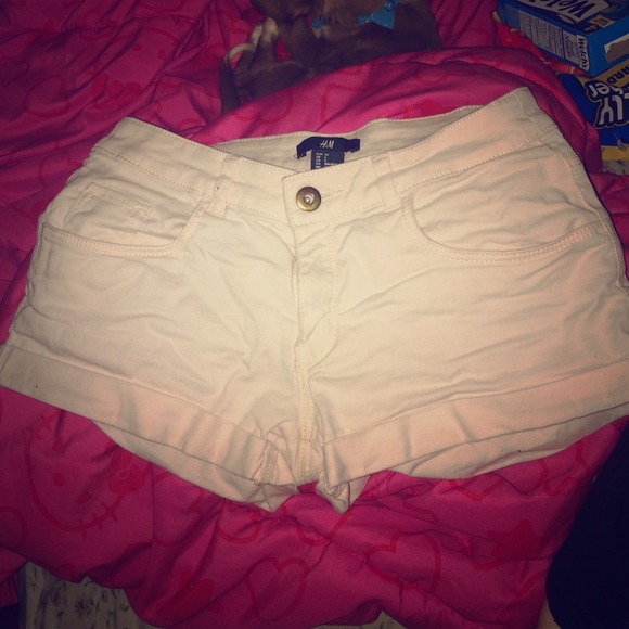 mid rise shorts💘