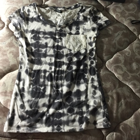 Small rue 21 grey and white top