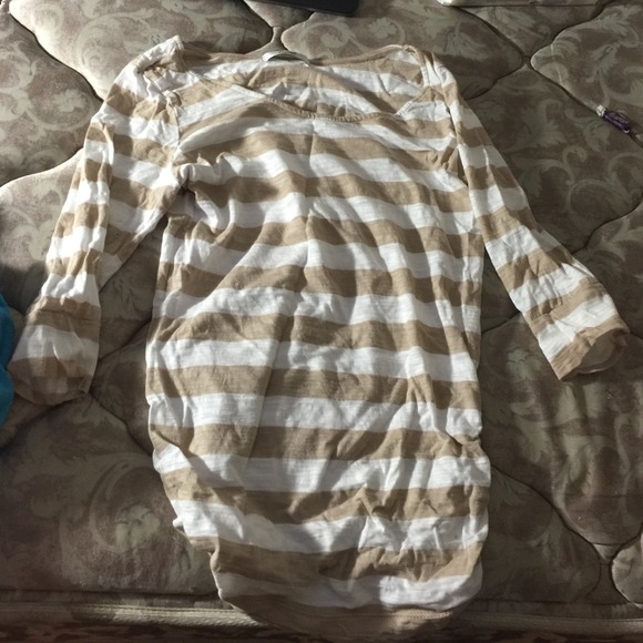 Small tan and white top