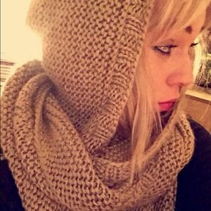 Micheal Kors scarf/hat