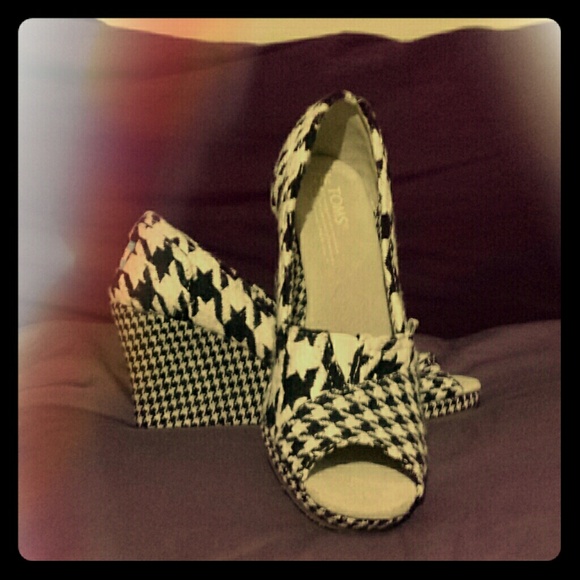 TOMS Shoes - Scottish Houndstooth TOMS Wedges