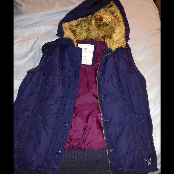American Eagle Vest Size Medium