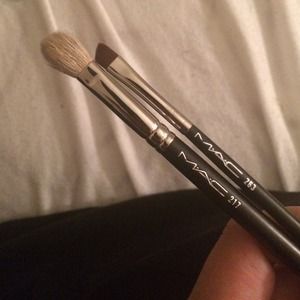 2 MAC Makeup Brushes - 217, 263