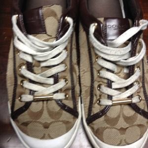 Coach shoes size 9