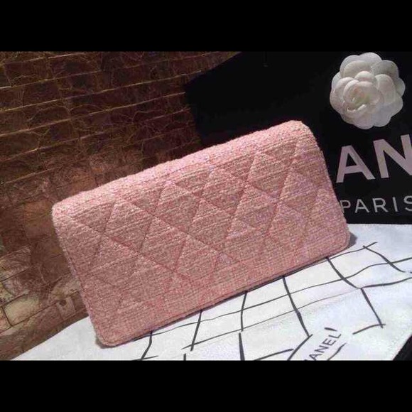 Authentic Chanel Wallet On A Chain/Flap Bag 27cm - Picture 2 of 4