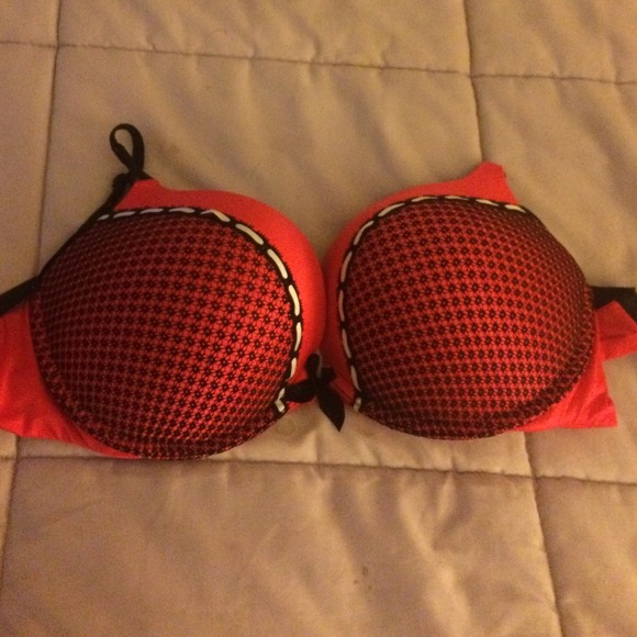 VS bombshell bra