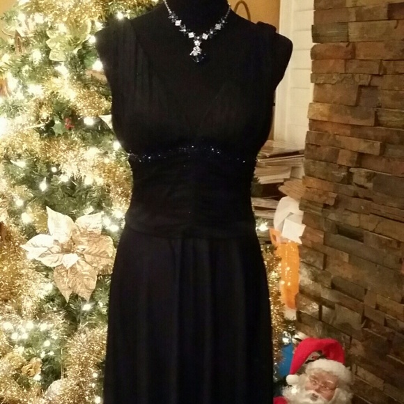 Beautiful JS Collections Dress - Picture 4 of 4