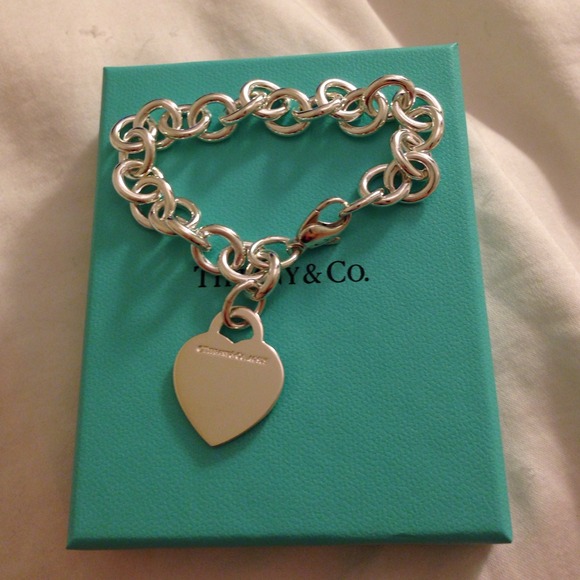 Return to Tiffany Heart Tag Charm Bracelet - Picture 2 of 3