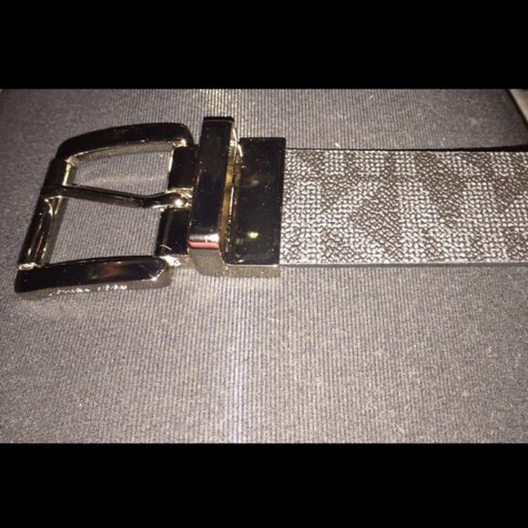 Michael Kors signature belt