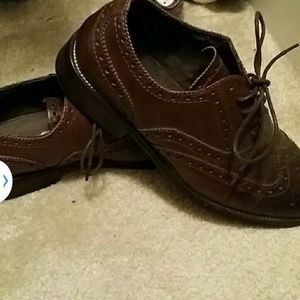 Men's lace up brown oxfords