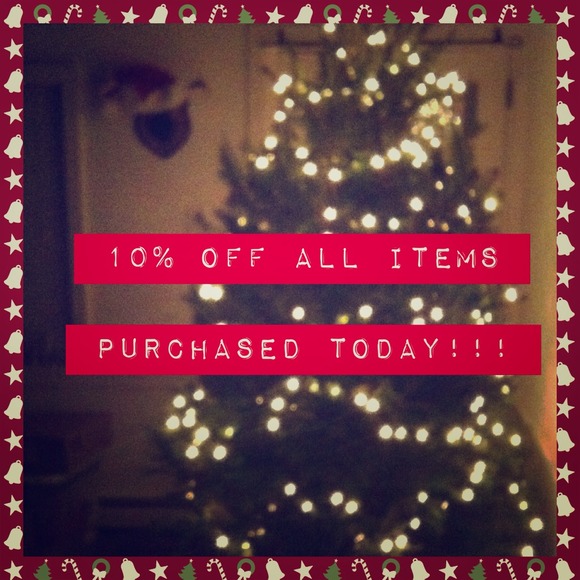 🎅🎁CHRISTMAS CLOSET SALE🎄🎋