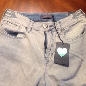 KENDALL & KYLIE NEW WITH TAGS HIGH WAISTED JEANS