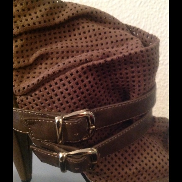 Fishnet Bootie - Picture 4 of 4