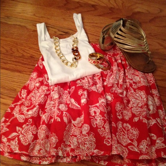 Old Navy Burnt Orange & White floral skirt