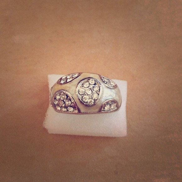 Disney crystal white enamel ring size 8