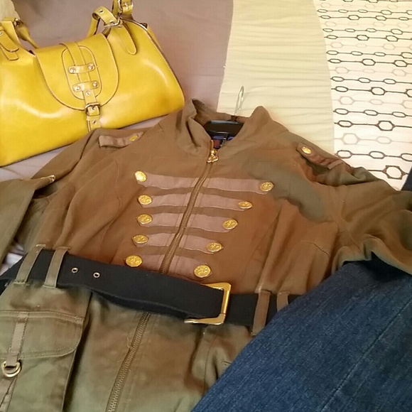 Ladies this ones a keeper! Stunning Dereon jacket