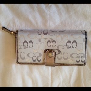 Silver Coach wallet new w/ tags!