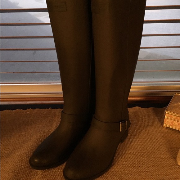 SOLD Hunter rain boots - Picture 1 of 4