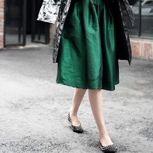 Green midi skirt. Brand new.